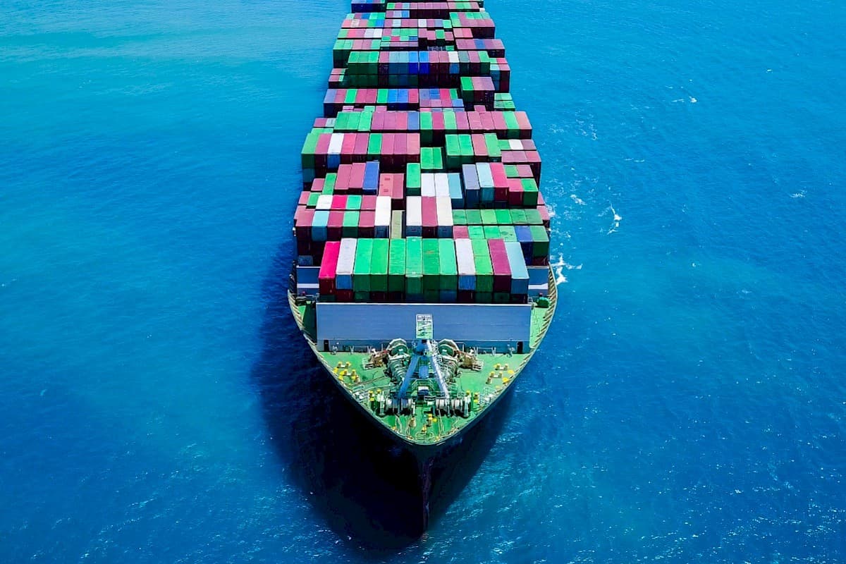 Seefrachtabwicklung, die die Serviceleistungen Crane Worldwide Logistics repräsentiert