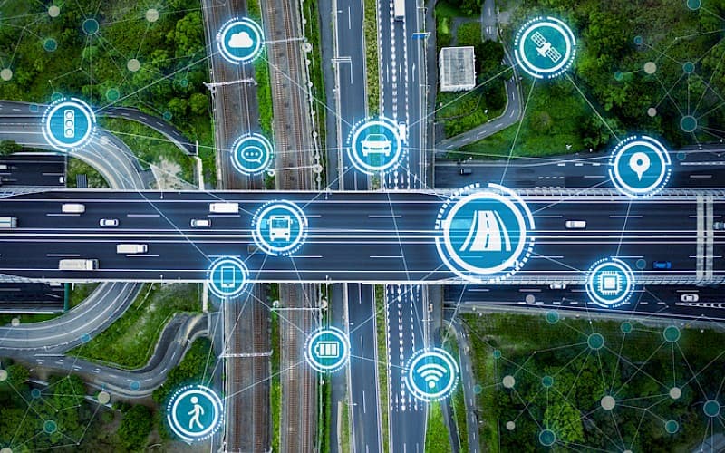 Red de autopistas conectadas que ofrece soluciones de transporte gestionadas a medida.